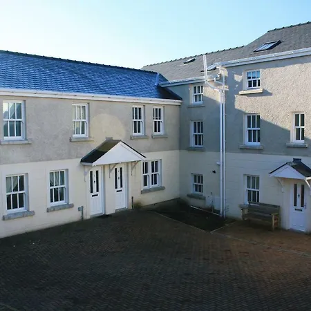 2 Laurel Court * Ulverston