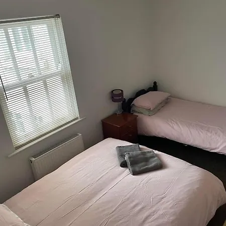 2 Laurel Court Nyaraló