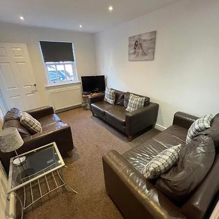 2 Laurel Court *